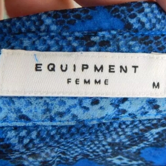 Equipment Femme Sheer Silk Snake Print Top - Picture 3 of 4